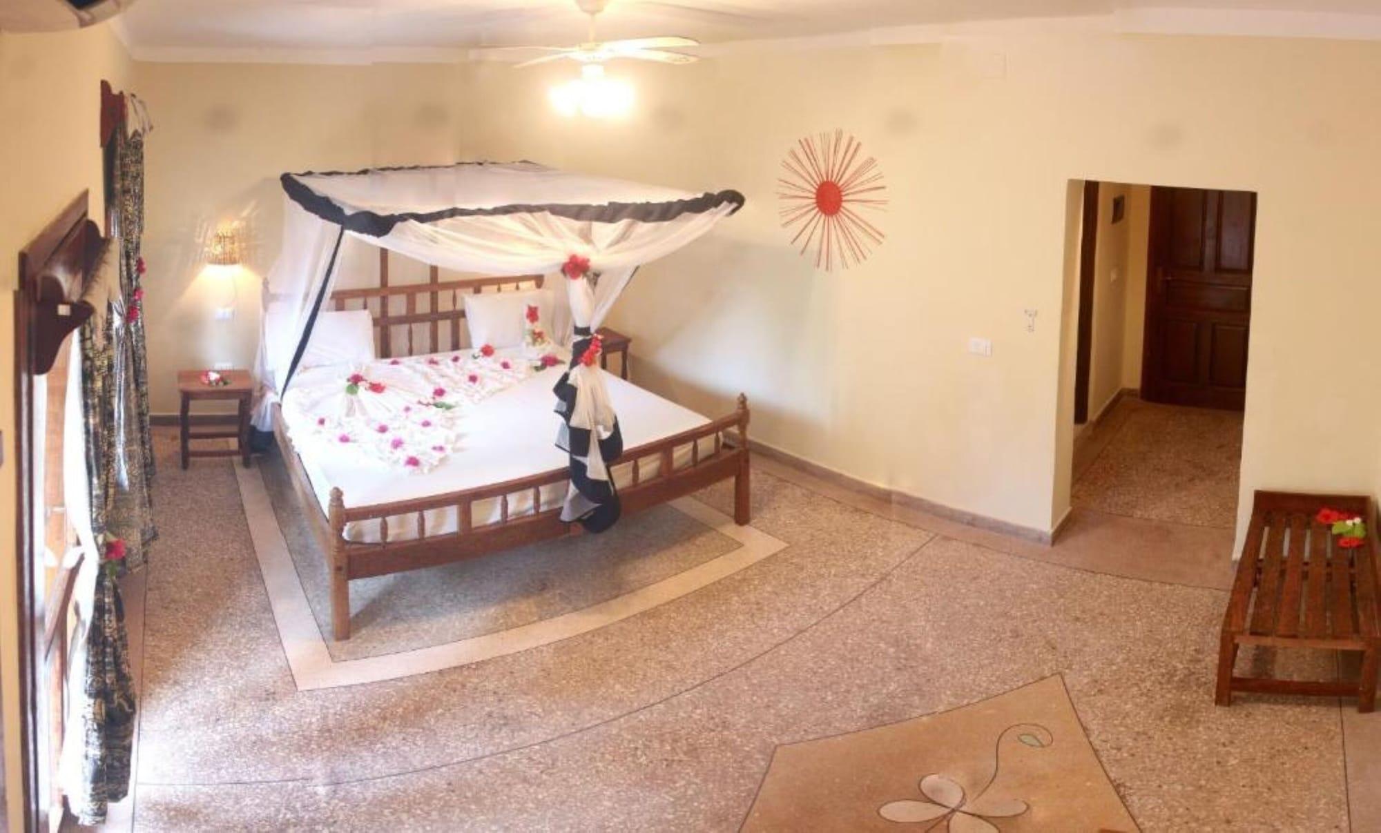 Palumboreef Beach Resort Làng Làng Uroa Ngoại thất bức ảnh